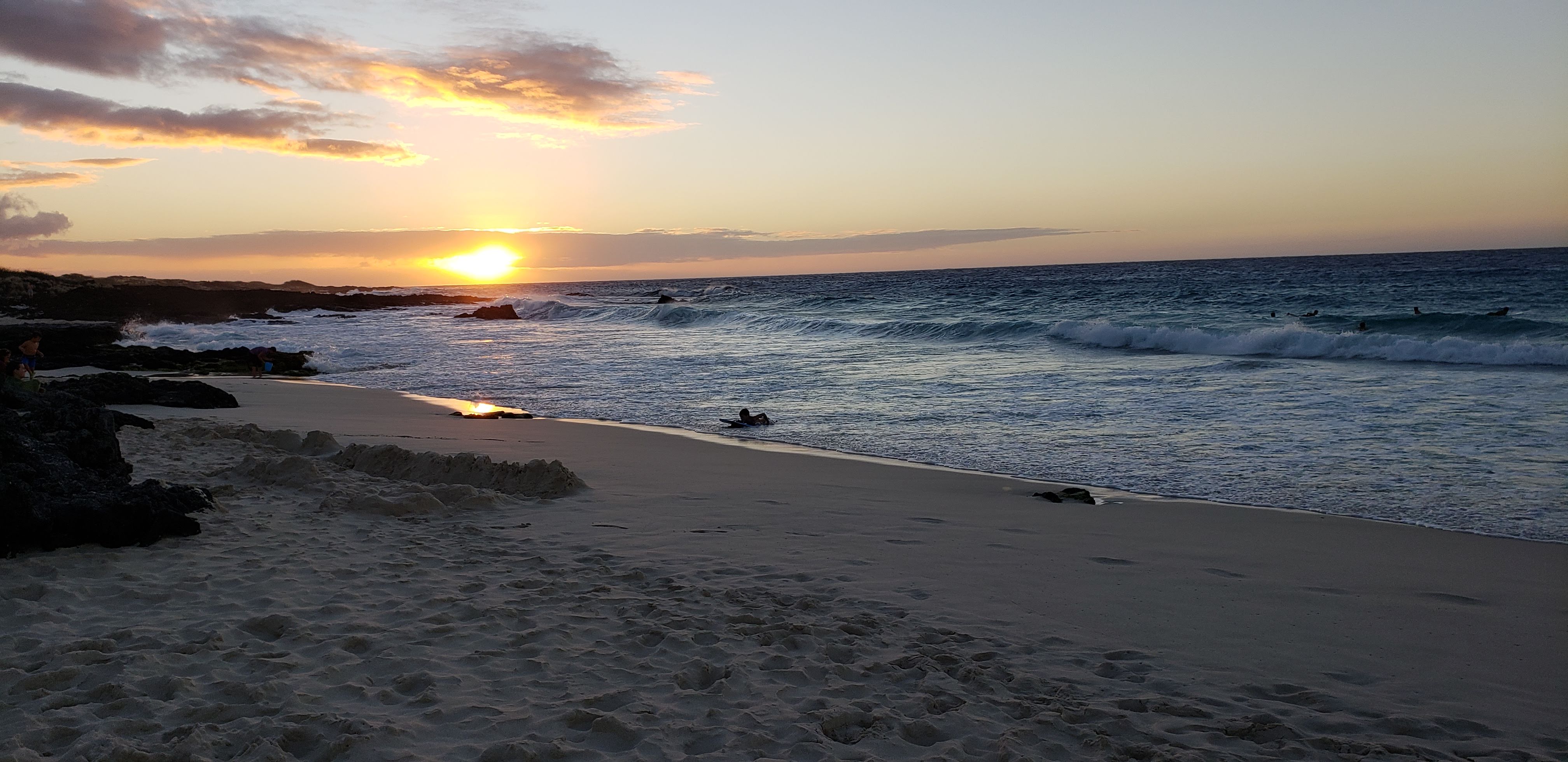 Sunset on the ocean representing Accelerated Resolution Therapy (ART) for trauma and anxiety relief